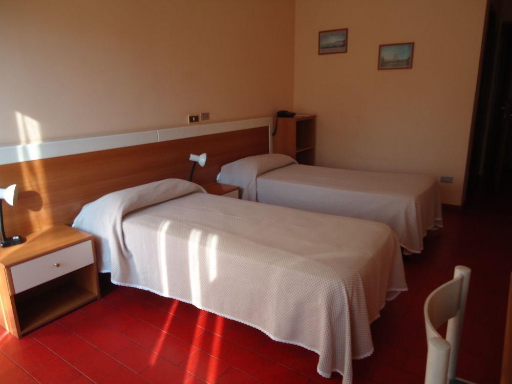 Hotel Ristorante Mommo Polistena Екстер'єр фото