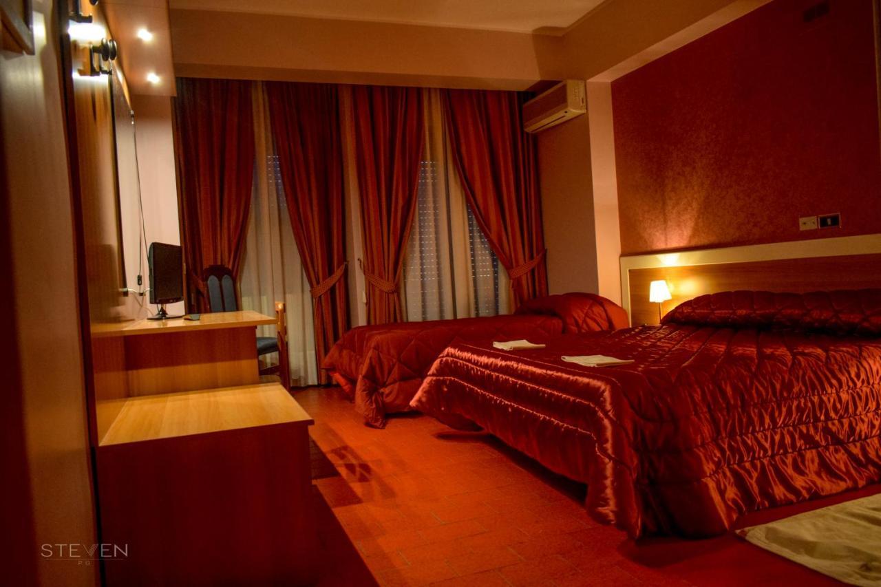 Hotel Ristorante Mommo Polistena Екстер'єр фото